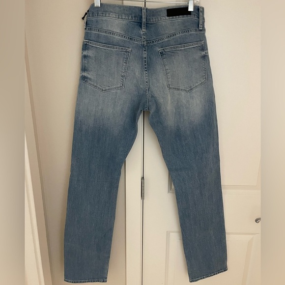 NEW! Slim Straight Jeans in Light Blue Vintage Wash, Distressed Knees 32 x 31 - Picture 6 of 13